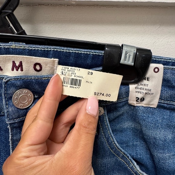 AMO Jane Slim fit high rise Jean in Old School - Picture 7 of 8